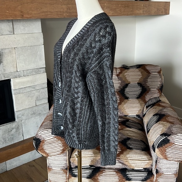 Olive & Oak Elbow Patch Cardigan - Picture 4 of 8